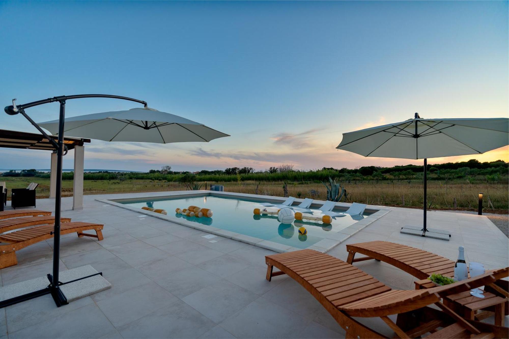 Villa Slatina Near Zrce Beach Novalja Exterior photo